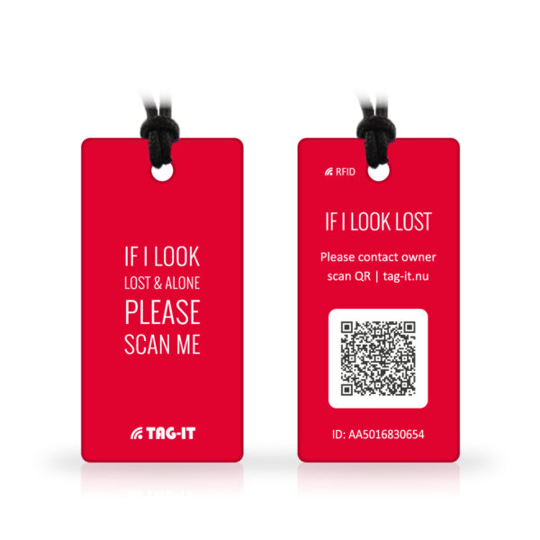 Rødt TAG-IT kuffertmærke med QR kode